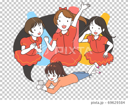 Girls playing smartphone games Idols Girls playing smartphone games Idols 69629384