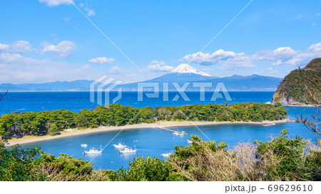 西伊豆・御浜展望地から望む富士山(冬) 西伊豆・御浜展望地から望む富士山(冬) 69629610