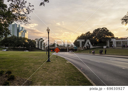 ディーリー・プラザの夕焼け 69630927
