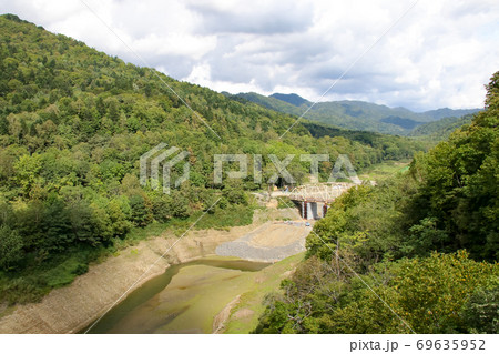 桂沢湖、三笠、建設現場、作業現場、緑、自然、樹木、湖 69635952