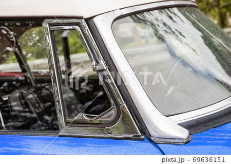 車の三角窓 Classic Car Ventilation Window の写真素材