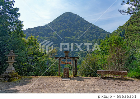 元伊勢内宮 皇大神社 日室ヶ嶽遥拝所 元伊勢内宮 皇大神社 日室ヶ嶽遥拝所 69636351