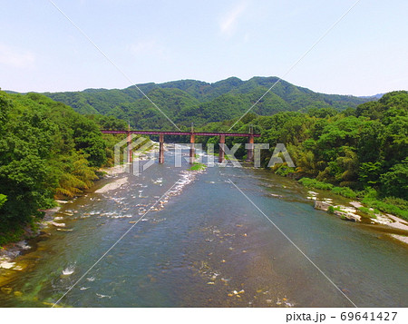 荒川橋梁〜ドローンで空撮(埼玉県秩父郡長瀞町長瀞・皆野町下田野) 荒川橋梁〜ドローンで空撮(埼玉県秩父郡長瀞町長瀞・皆野町下田野) 69641427