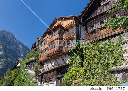 Hallstatt small town as postcard view on lake side 69641727