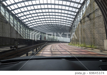 道路 防音壁 屋根 69645374