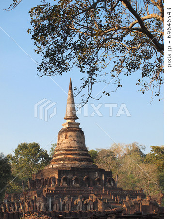 Temple Wat Chang Lom in Sukhothai - Thailand Temple Wat Chang Lom in Sukhothai - Thailand 69646543