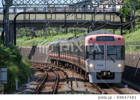 京王井の頭線1000系　サーモンピンク 69647481