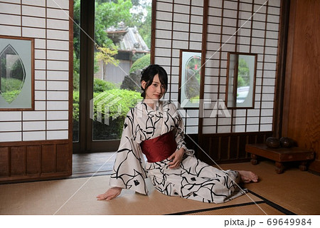 美しい日本人女性の浴衣姿 美しい日本人女性の浴衣姿 69649984