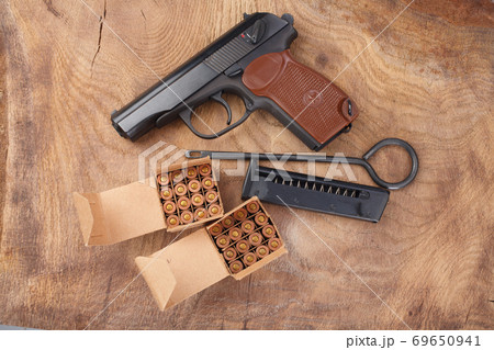 9mm russian handgun with ammunitions 9mm russian handgun with ammunitions 69650941