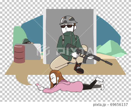 スマホゲームで遊ぶ女性 横向き サバゲ―系 スマホゲームで遊ぶ女性 横向き サバゲ―系 69656137