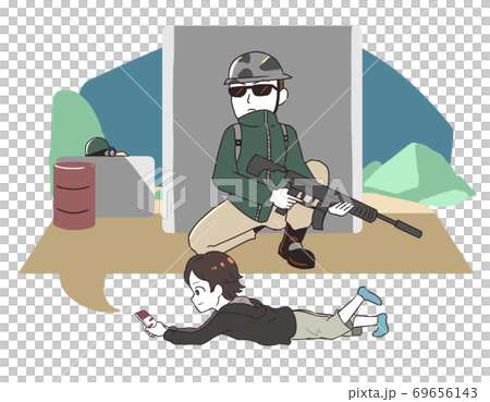 スマホゲームで遊ぶ男の子　横向き　サバゲ―系 69656143