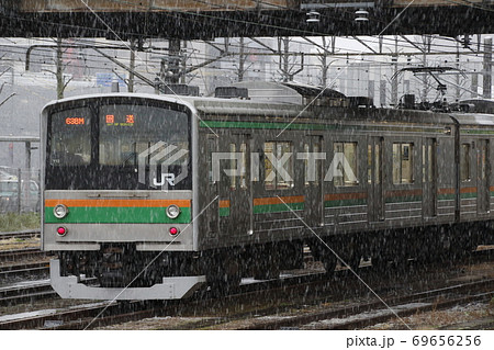雪舞う宇都宮駅に留置中の宇都宮線205系(元埼京線車両:宇都宮⇔黒磯) 雪舞う宇都宮駅に留置中の宇都宮線205系(元埼京線車両:宇都宮⇔黒磯) 69656256