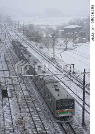 雪の日の宇都宮線205系(元埼京線車両:宇都宮⇔黒磯) 雪の日の宇都宮線205系(元埼京線車両:宇都宮⇔黒磯) 69656298