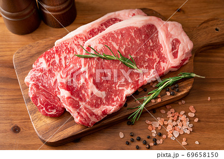 国産牛肉　サーロイン 69658150