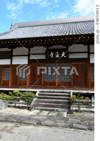 初秋の木曽福島　古い街並 69659013