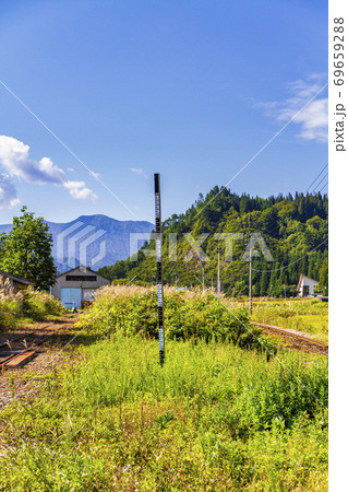只見駅の積雪計　福島県只見町 69659288