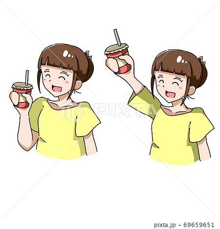 ドリンクを持っている女の子 笑顔 ポーズのイラスト素材