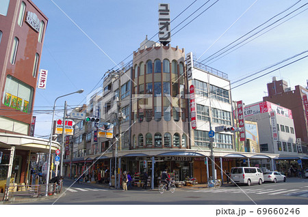 道具街で有名な合羽橋の交差点 69660246