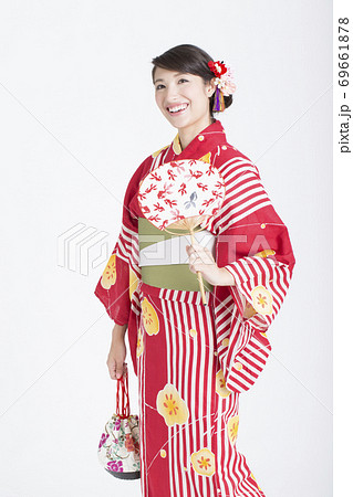 浴衣女性のポートレート 69661878