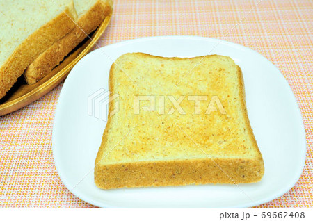 全粒粉食パン 全粒粉食パン 69662408