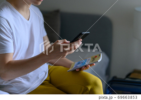 男性のポートレイト 69663853