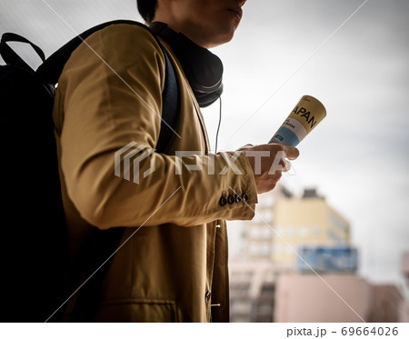 男性のポートレイト 男性のポートレイト 69664026