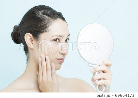 肌トラブル 肌トラブル 69664173