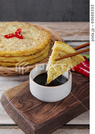 Delicious Korean food, a collection of various Korean dishes 291 69666393