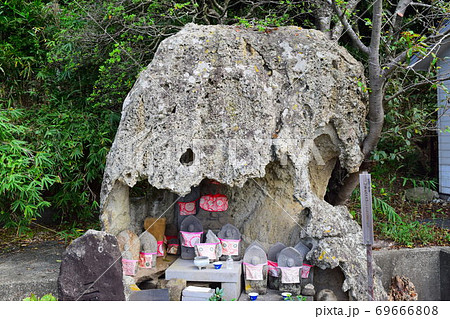 岩屋地蔵【山陰海岸ジオパーク】 69666808