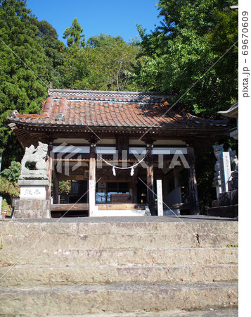 西八幡神社・拝殿 広島市指定重要有形文化財(広島市安佐北区狩留家町) 西八幡神社・拝殿 広島市指定重要有形文化財(広島市安佐北区狩留家町) 69670609