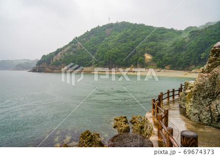 雨の仙酔島からの風景 広島県福山市 の写真素材