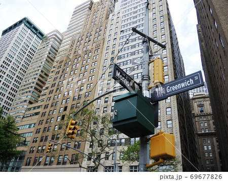 ニューヨークの街並み ニューヨークの街並み 69677826