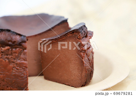 チョコレートケーキ／ケーキ断面 69679281