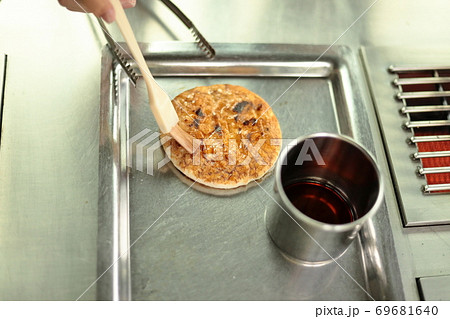 草加煎餅 手焼き体験 草加煎餅 手焼き体験 69681640