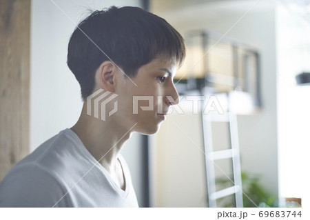 男性　ライフスタイル 69683744