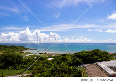 沖縄南城の美しい空と海 沖縄南城の美しい空と海 69684258