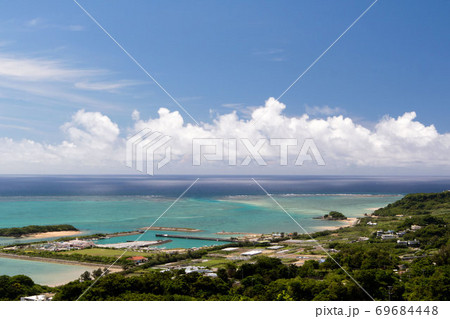 沖縄南城の美しい空と海 沖縄南城の美しい空と海 69684448