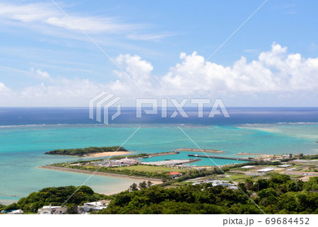 沖縄南城の美しい空と海 沖縄南城の美しい空と海 69684452