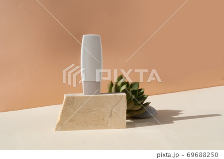 Minimal product display Minimal product display 69688250