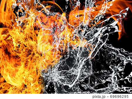 炎と水が渦巻く抽象的な背景 69696295