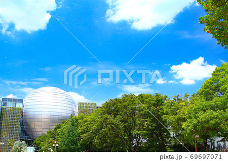 名古屋市、白川公園と名古屋市科学館の風景 69697071