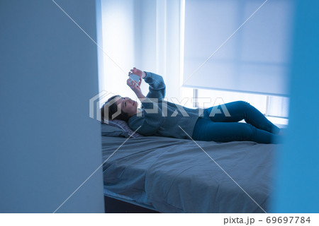 20代の女性 20代の女性 69697784