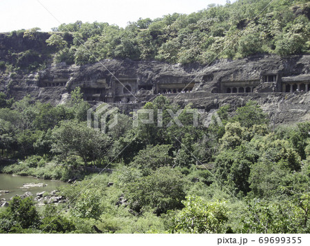 インド　アジャンタ石窟 69699355