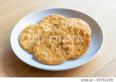 草加せんべい／白皿 69702206