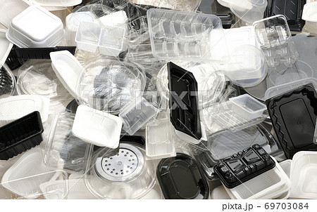使用済みプラ容器のリサイクルとごみ問題のイメージ 69703084
