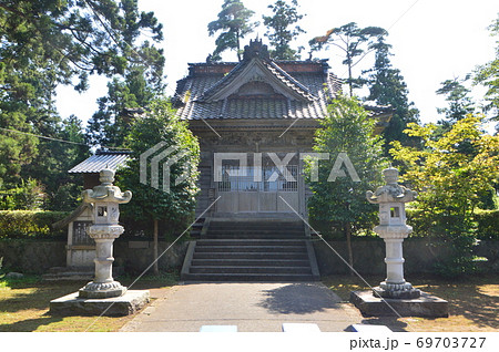 椎崎諏訪神社の本殿（佐渡島／新潟県佐渡市原黒724） 69703727