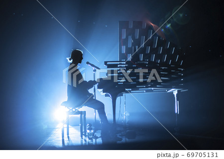 Fingers keyboardist Fingers keyboardist 69705131