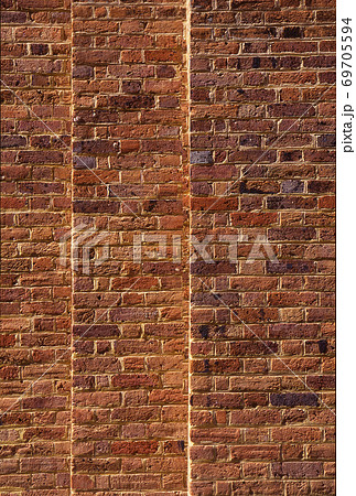 Brick wall - Stock Photo [69705594] - PIXTA