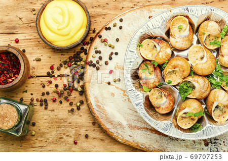 Bourgogne escargot snails Bourgogne escargot snails 69707253