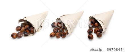 Grilled Sweet Chestnuts, Healthy Autumn and Christmas Food Grilled Sweet Chestnuts, Healthy Autumn and Christmas Food 69708454